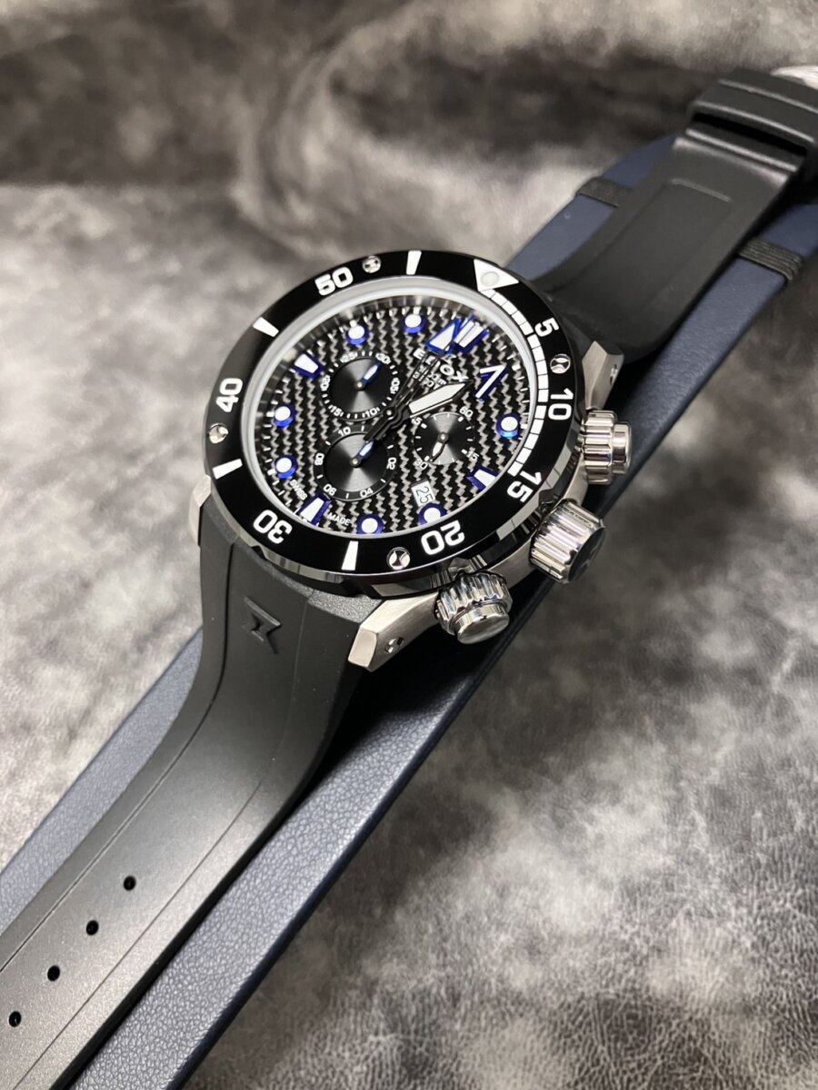 夏に使いたい!日本限定のクロノオフショア1。 - EDOX
