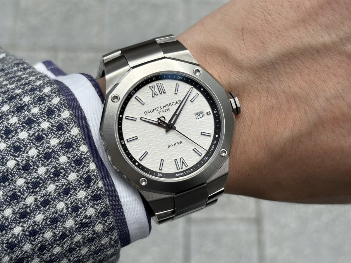 画像 【ボーム&メルシエ】ブラック×ホワイトの洗練。新作“リビエラ10829”の魅力 - BAUME&MERCIER