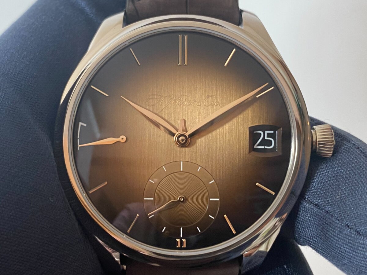 画像 【H.モーザー】ミニマリズムを追求した複雑時計「エンデバー・パーペチュアルカレンダー スモークサーモン」(1800-0207) - H.Moser&Cie.