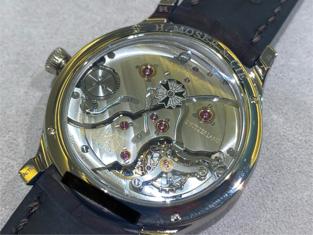 画像 【H.モーザー】ミニマリズムを追求した複雑時計「エンデバー・パーペチュアルカレンダー スモークサーモン」(1800-0207) - H.Moser&Cie.