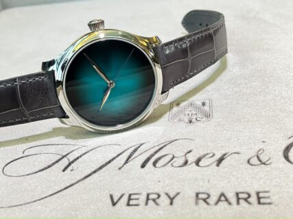 【H.モーザー】廃盤モデル入荷！3針で38mmは、このモデルのみ！？「エンデバー  センターセコンド  コンセプト　ブルーラグーン」（1200-1240）