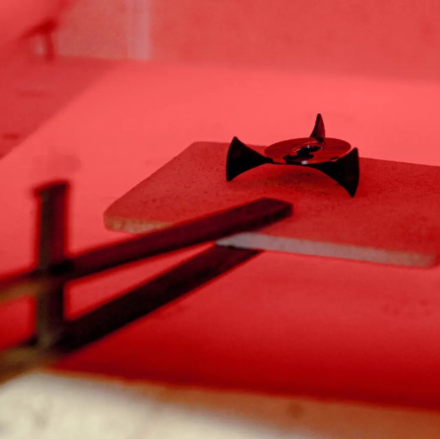 画像 【ユリス・ナルダン】革新性と伝統と兼ね備えたモデル「フリークX グレーエナメル」 - ULYSSE NARDIN