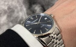 主張しすぎない美学。「レイモンド・ウェイル　フリーランサー  デイト 」