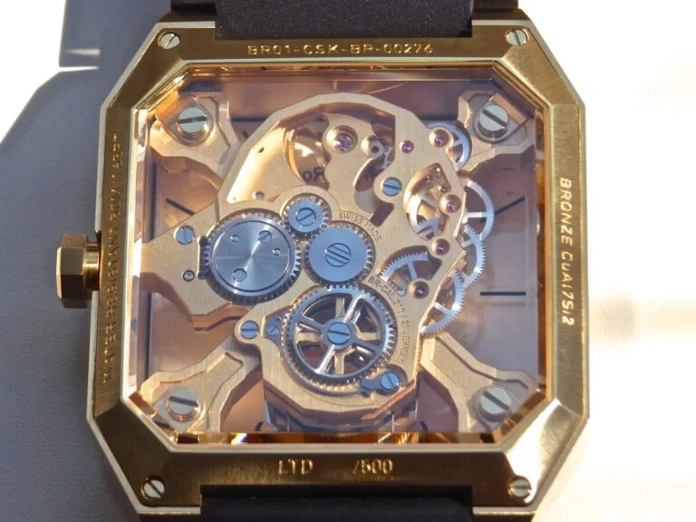 【ベル＆ロス】「BR-01 サイバースカル ブロンズ」とは？動くスカル時計の魅力｜世界限定500本 - Bell＆Ross 