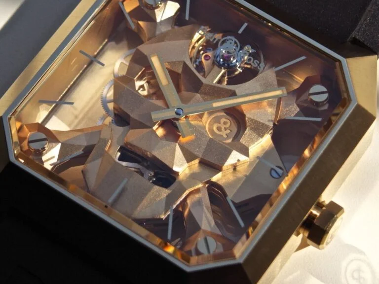 【ベル＆ロス】「BR-01 サイバースカル ブロンズ」とは？動くスカル時計の魅力｜世界限定500本 - Bell＆Ross 