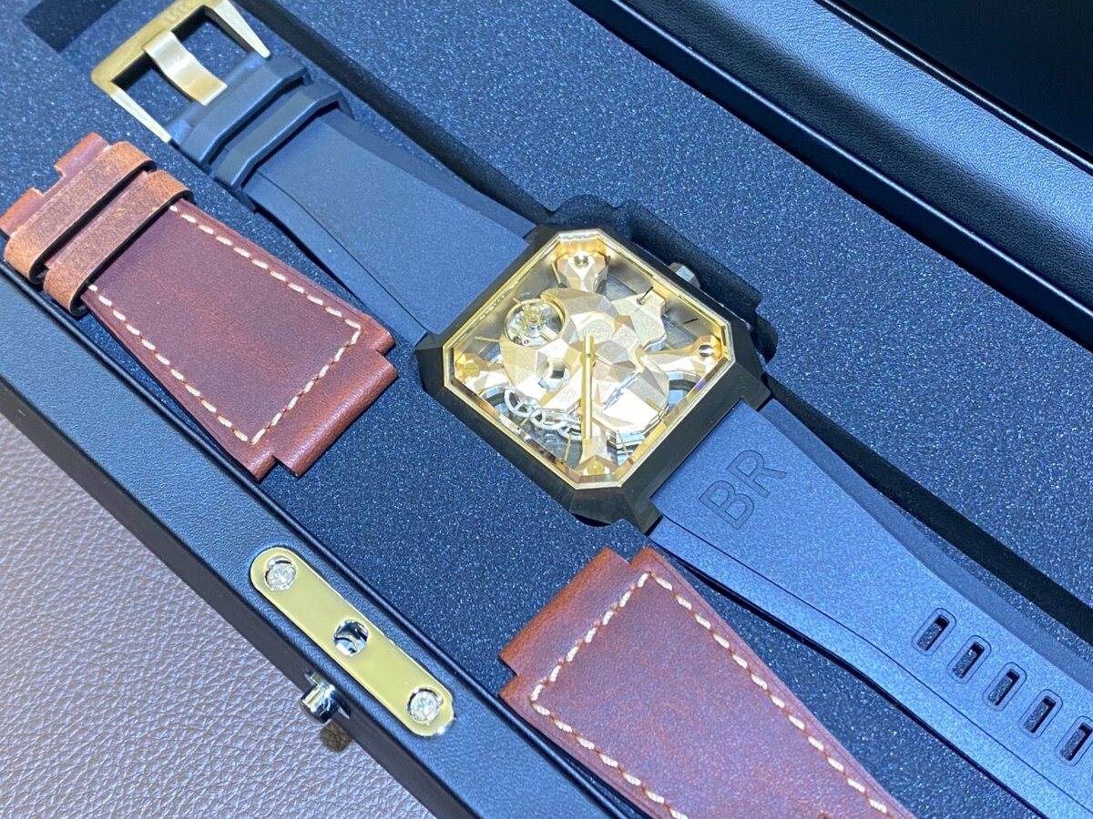 【ベル＆ロス】「BR-01 サイバースカル ブロンズ」とは？動くスカル時計の魅力｜世界限定500本 - Bell＆Ross 