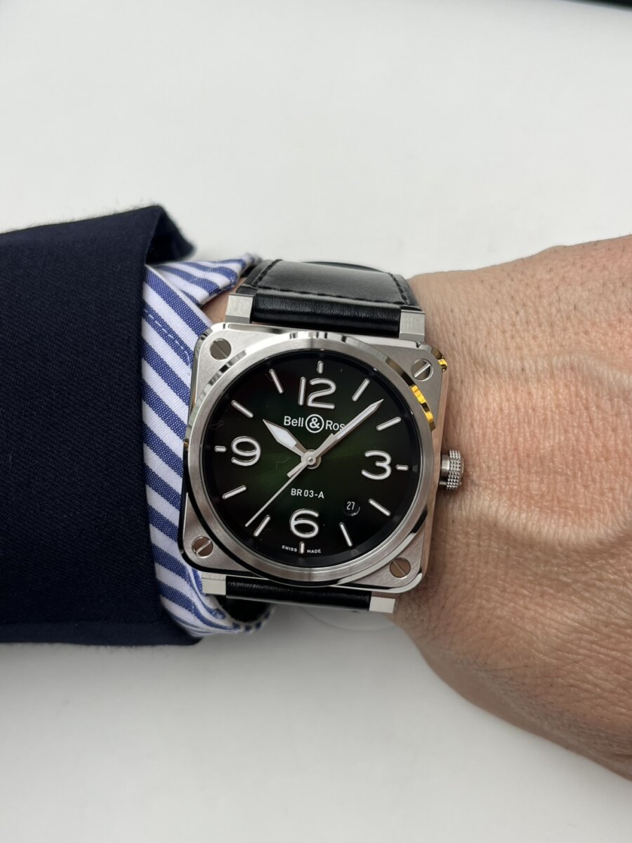 【ベル＆ロス】新作BR-03 グリーンスティール登場！！！手元に“ちょうどいい個性“を。今注目のグリーンダイヤル。 - Bell＆Ross 