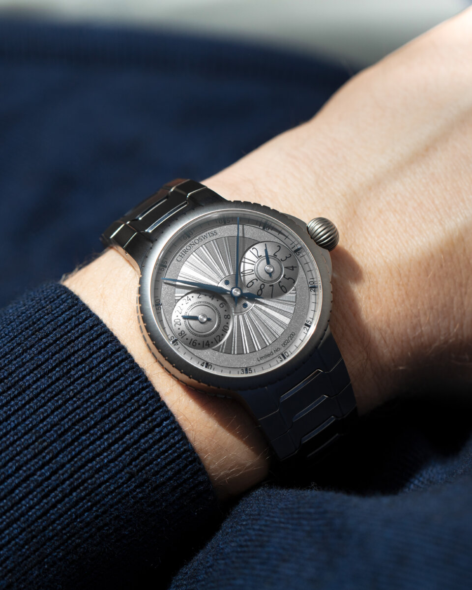 【クロノスイス】新作！モダンメカニカルを象徴する時計「パルス GMT シルバー ギョーシェ」「パルス GMT エナメル スカイゴールド」 - CHRONOSWISS 