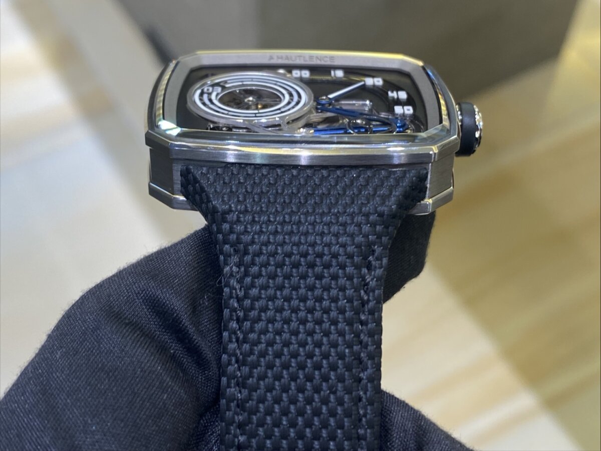 【オートランス】入荷速報！世界限定20本　20周年記念モデル「THE HLXX」（CA20-TI00） - Hautlence 