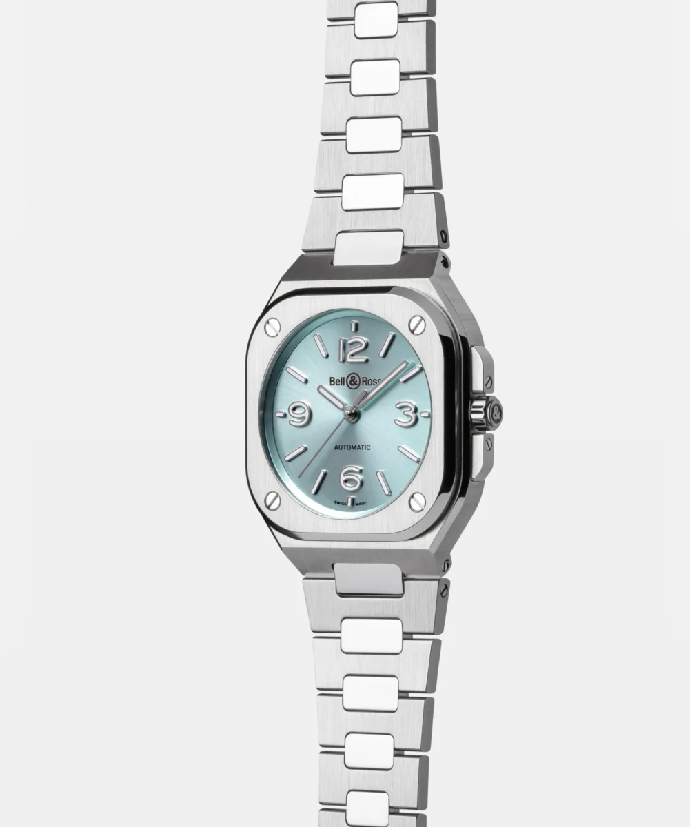 腕元を爽やかに彩る36mmモデル。｢BR-05 36mm ICE BLUE STEEL｣の魅力とは？(BR05A-S-BU-ST/SST) - Bell＆Ross 