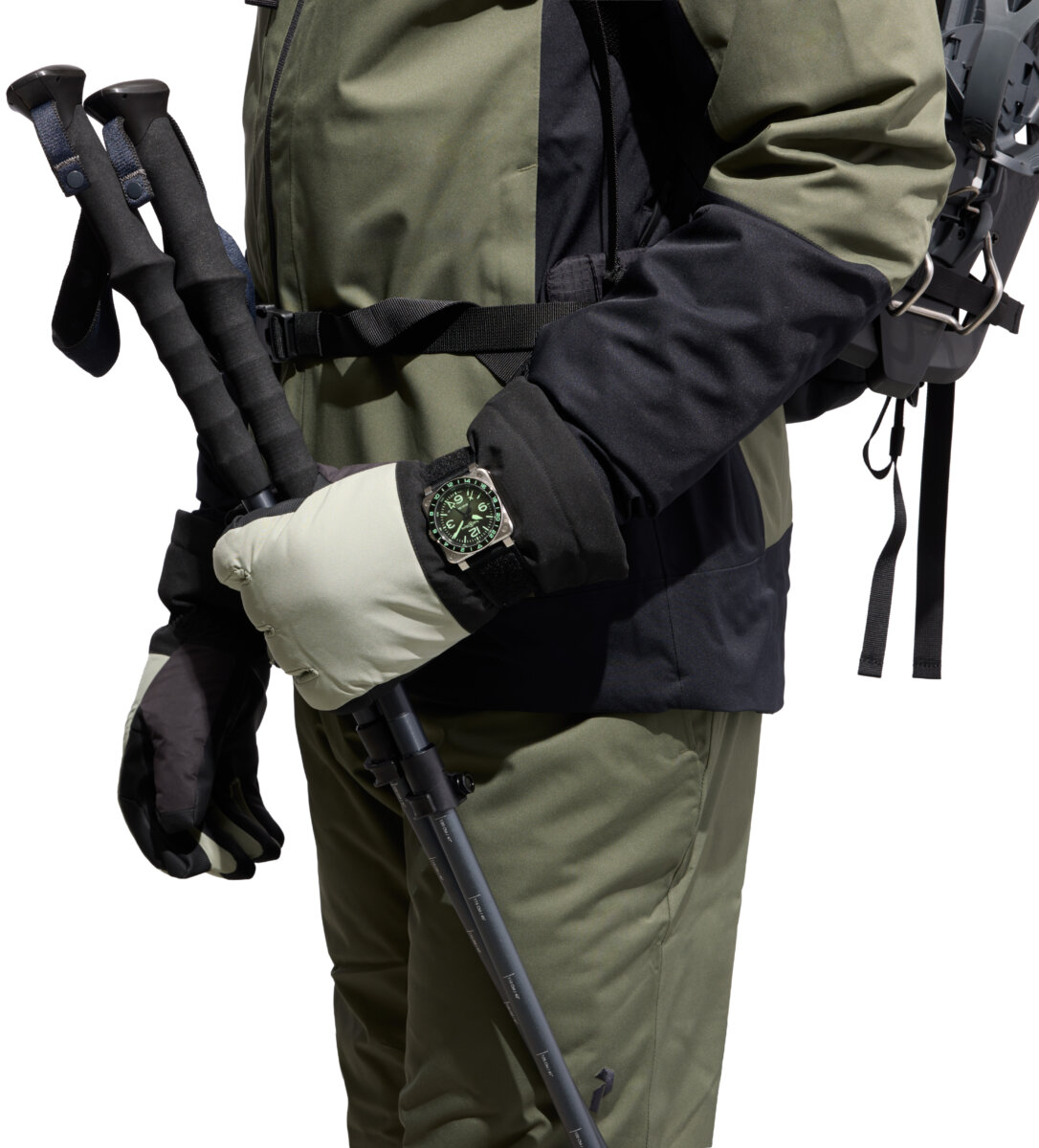 【ベル&ロス新作！！】世界限定500本！暗闇で真価を発揮するGMTウォッチ「BR-03 GMT GREEN LUM」が登場　（BR0393-GN-ST/SRB） - Bell＆Ross 