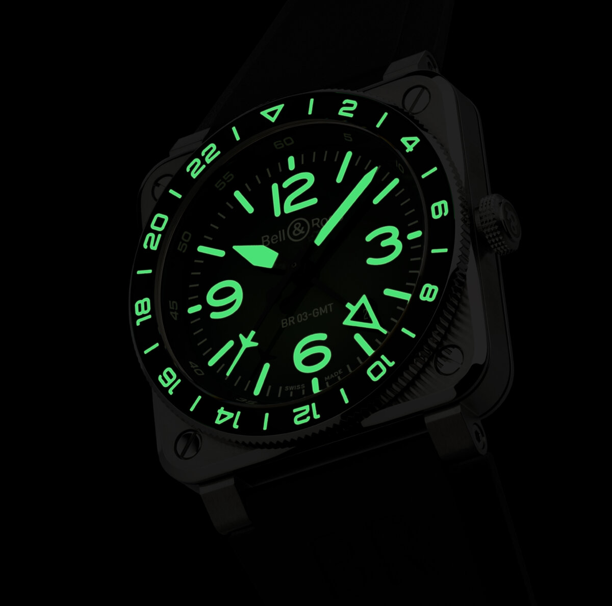【ベル&ロス新作！！】世界限定500本！暗闇で真価を発揮するGMTウォッチ「BR-03 GMT GREEN LUM」が登場　（BR0393-GN-ST/SRB） - Bell＆Ross 