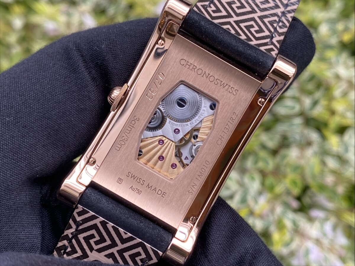 【クロノスイス】新作入荷！世界限定33本　時の神“クロノス”を用いたモデル　シリアルナンバーが縁起良い！？　「ネオ デジター クロノス」（CH-1371.2-GO） - CHRONOSWISS 