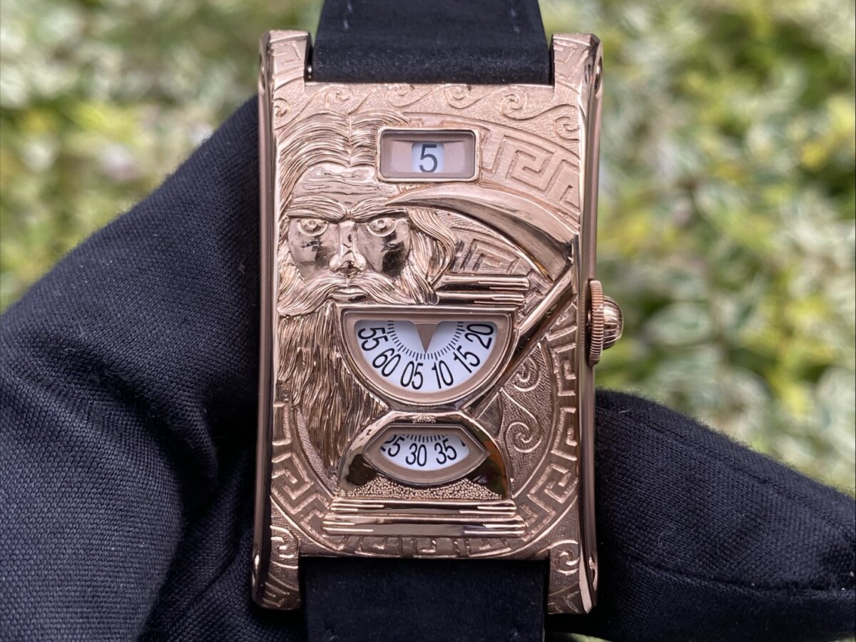 【クロノスイス】新作入荷！世界限定33本　時の神“クロノス”を用いたモデル　シリアルナンバーが縁起良い！？　「ネオ デジター クロノス」（CH-1371.2-GO） - CHRONOSWISS 