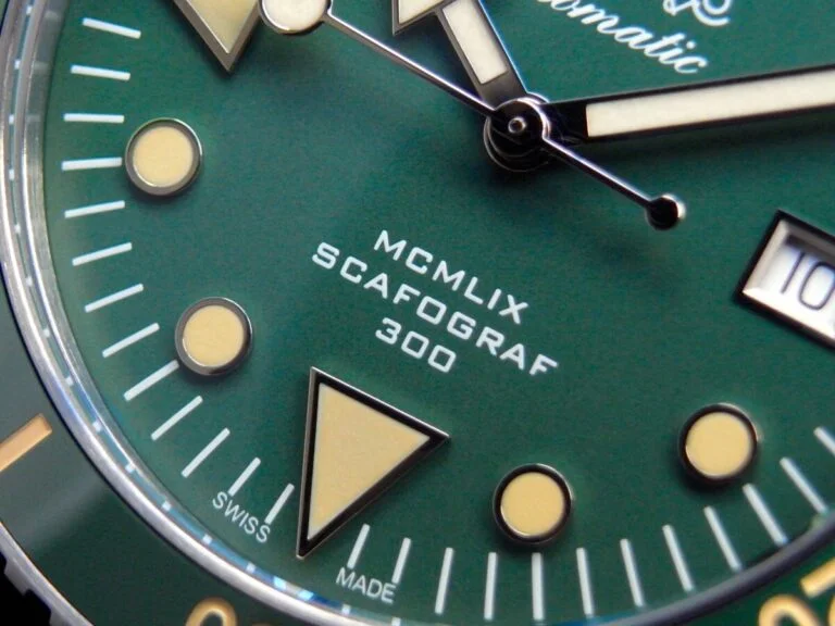 【エベラール】1959年のDNAを受け継ぐ、本格ダイバーズ｢スカフォグラフ 300 MCMLIX｣ - EBERHARD 