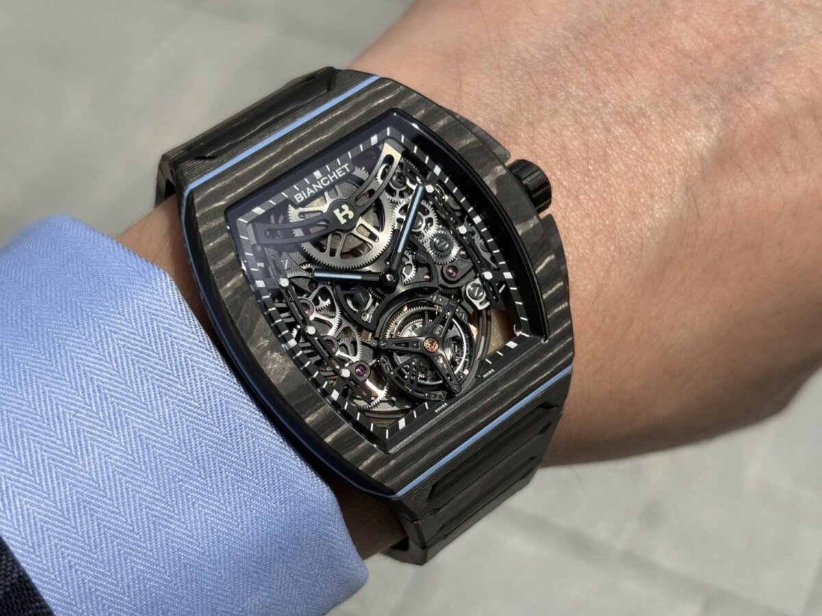 【ビアンシェ】「UltraFino Tonneau（ウルトラフィーノ・トノー）」｜独創的なトノーケースに宿る、超薄型フライングトゥールビヨンの美学 - Bianchet 