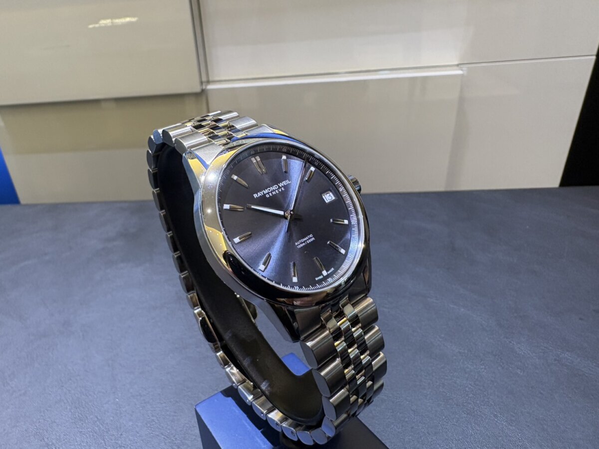 画像 【レイモンドウェイル】エレガンスと実用性を兼ね備えたフリーランサー 40mm ブルーダイヤル(2741-ST-50001) - RAYMOND WEIL