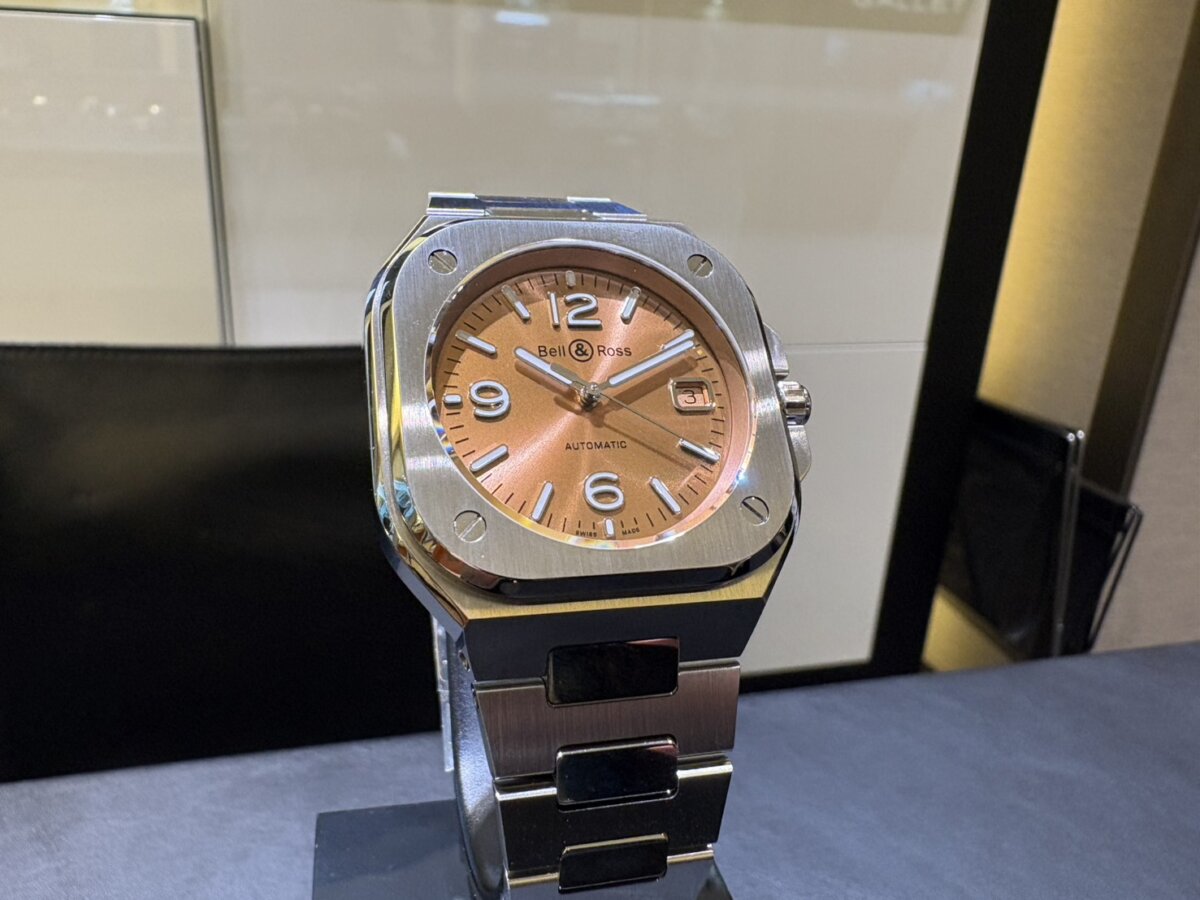 【Bell&Ross】温かみのあるコッパーブラウンと都会的なデザイン。 ｢BRｰ05 Copper Brown Steel｣ - Bell＆Ross 