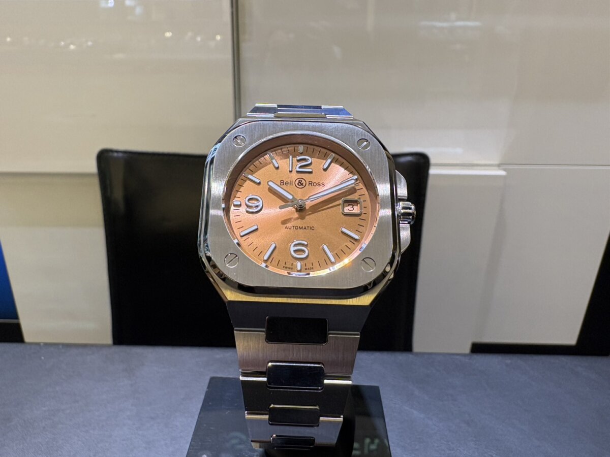 【Bell&Ross】温かみのあるコッパーブラウンと都会的なデザイン。 ｢BRｰ05 Copper Brown Steel｣ - Bell＆Ross 