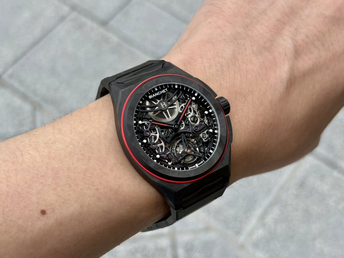 画像 圧倒的な高級感を放つカーボン&レッド。Bianchet(ビアンシェ)ウルトラフィーノ・ロトンド スケルトン カーボン レッド~oomiya心斎橋店 - Bianchet