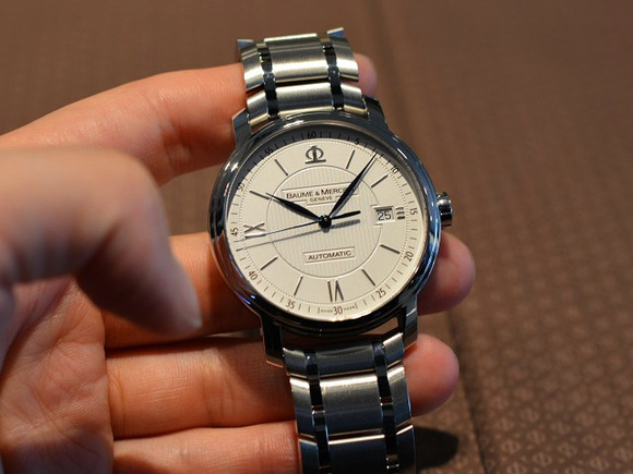 World Watch Fair×ボーム＆メルシエは、海外ドラマでも着用されています。 - BAUME＆MERCIER 