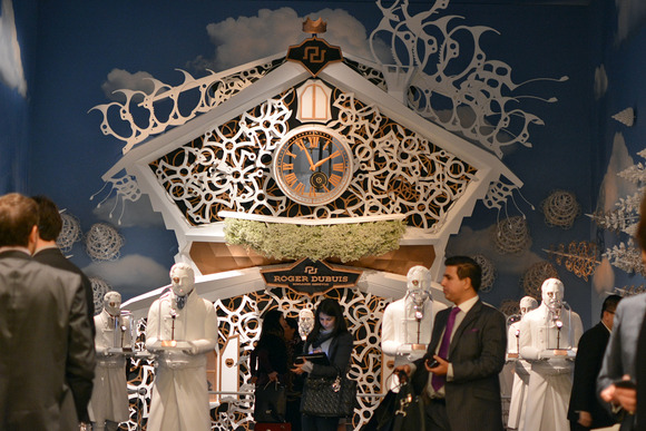 ロジェ･デュブイ 2014年 SIHHブースは、スチームパンクの演出 - ROGER DUBUIS（取扱い終了） ▶SIHH｜WW 