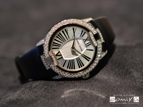 今日のロジェデュブイはベルベットの魅力。 - ROGER DUBUIS（取扱い終了） 