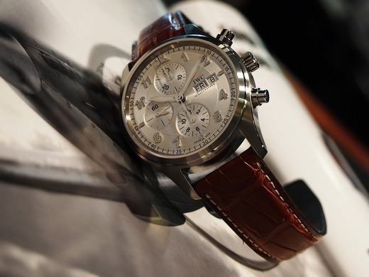 2012y08m13d_150343462