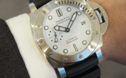 【パネライ】爽やかな白文字盤が盛夏に映える「サブマーシブル PAM02223」