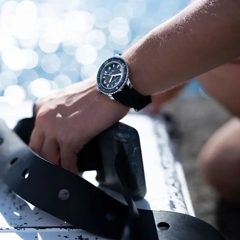 Pam様　ブランパン　フィフティファゾムス　ブラックセールベルト　尾錠付き 速報】2025年ブランパン新作 不朽の名作に38mmが登場！「フィフティー