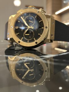 東北唯一の正規取扱店です！！ウブロ「クラシック・フュージョン クロノグラフ イエローゴールド」