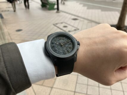 機械式時計でスポーツは出来ない…そんな風に考えていた時期が私にもありました【NORQAIN】【インディペンデンス ワイルド ワン オールブラック】