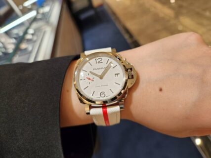 【パネライ入荷速報！！】レディースウォッチで可愛く決めるならホワイト？PAM01378ルミノールドゥエ　ルナロッサの魅力について