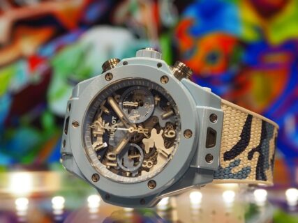 究極の遊び時計？人と被りたくない天の邪鬼なお客様に捧ぐ ウブロ「ビッグ・バン ウニコ スカイブルーカモ」