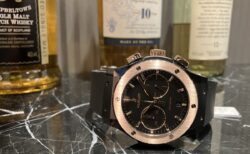 永遠不滅の定番カラー？ブラック×ゴールドの魅力とは？ウブロ クラシック・フュージョン クロノグラフ セラミック キングゴールド