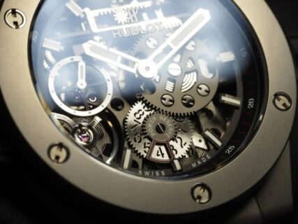 3次元立体構造？レトロフューチャーなこちらのモデル ウブロ「ビッグ・バン メカ10」