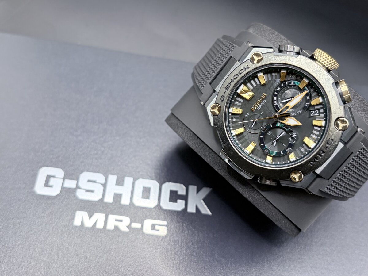 第3回】新人スタッフが本気で選んだ時計『MRG-B2000BG-3AJR(鐵色
