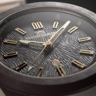 ”ノルケイン”×”野生動物保護活動家ディーン・シュナイダー”とのコラボ「ワイルド ワン ハクナ ミパカ リミテッドエディション」