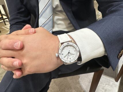 本格的ダイバーズウォッチ“　夏につけたい爽やかホワイトカラー【ブランパン フィフティファゾムスバチスカーフ】