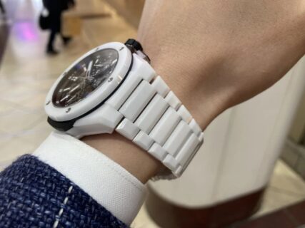 これぞ“外装革命” 人間工学を熟知した圧倒的な着け心地?ウブロ「ビッグ・バン インテグレーテッド ホワイトセラミック」