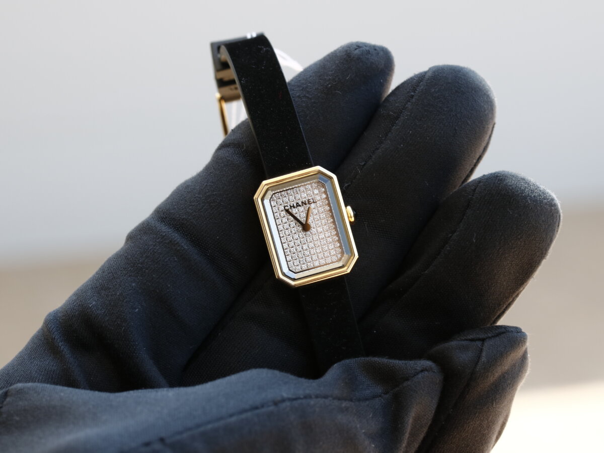 廃盤Amarige 廃盤ティファニー シャネル シャネル 年に1度のシャネルフェア開催中 116個ものダイヤモンドを使用