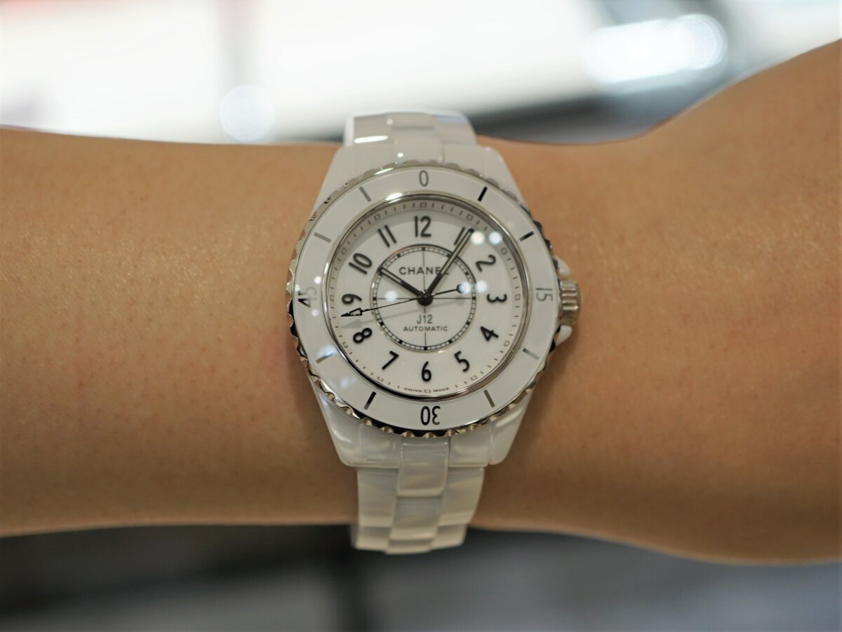 CHANEL J12  33ミリ　38ミリ　41ミリ J12 ブラック - スイスウォッチ | CHANEL シャネル