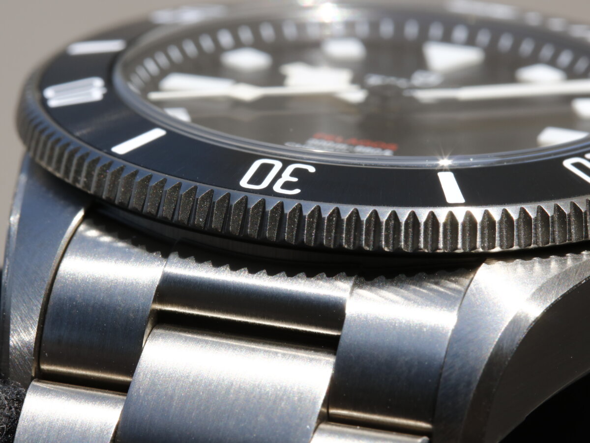 チューダー ダイバーズウォッチは大きくて重い?小ぶりで軽量なぺラゴス 39 - TUDOR