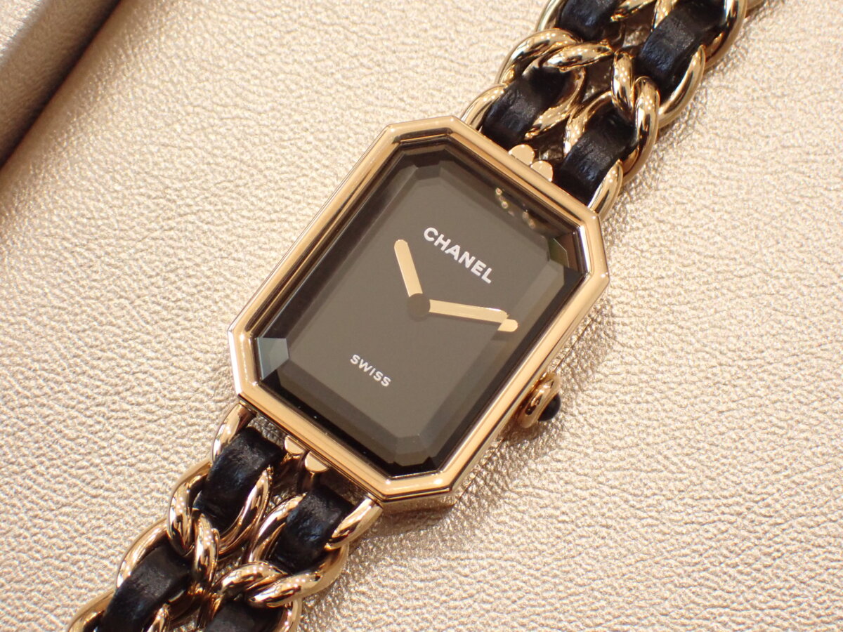 復刻したシャネル初の時計プルミエール、着け方を写真で説明します。 - CHANEL