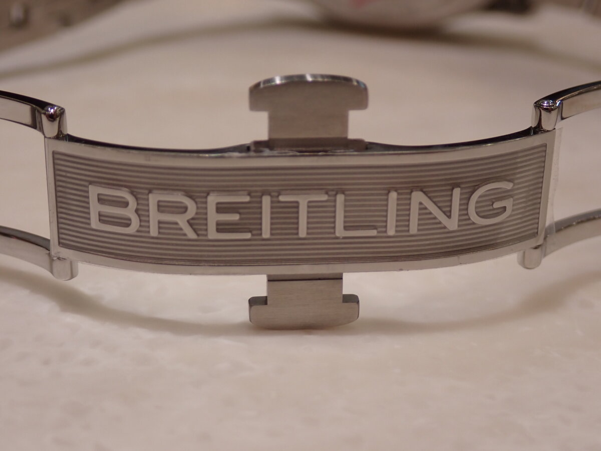 【ブライトリング】夏はもうすぐ!涼しげなアイスブルーダイヤルでペアウォッチ!ナビタイマーをご紹介! - BREITLING