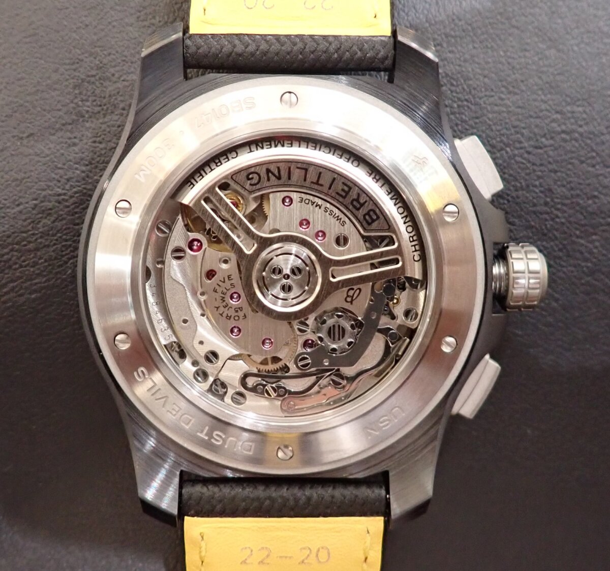 画像 【ブライトリング】アベンジャーB01 クロノグラフ 44 ナイト ミッション USN ダストデビルズとは? - BREITLING