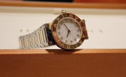【2025年最新】ブルガリ・ブルガリ MOPモザイクダイアルが輝く23mmレディースウォッチの魅力
