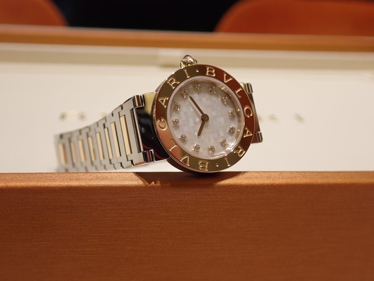 【2025年最新】ブルガリ・ブルガリ MOPモザイクダイアルが輝く23mmレディースウォッチの魅力 - BVLGARI 