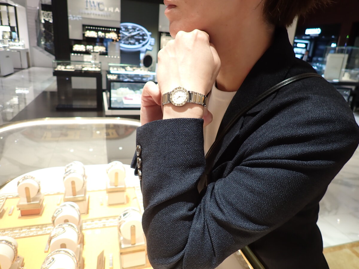 【2025年最新】ブルガリ・ブルガリ MOPモザイクダイアルが輝く23mmレディースウォッチの魅力 - BVLGARI 