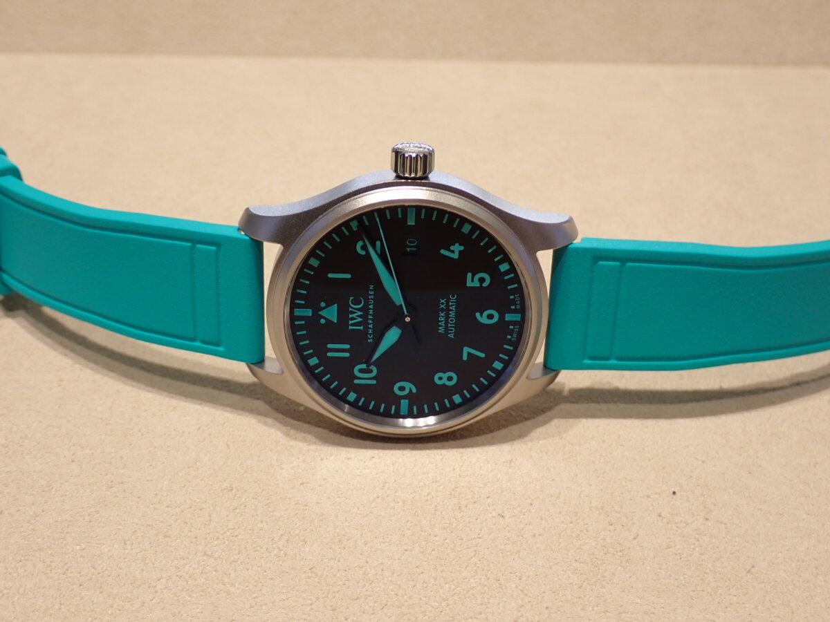 画像 【IWC】 マーク XX AMGペトロナスF1チーム IW328210 チタンとペトロナスグリーンが生む究極の相棒時計 - IWC